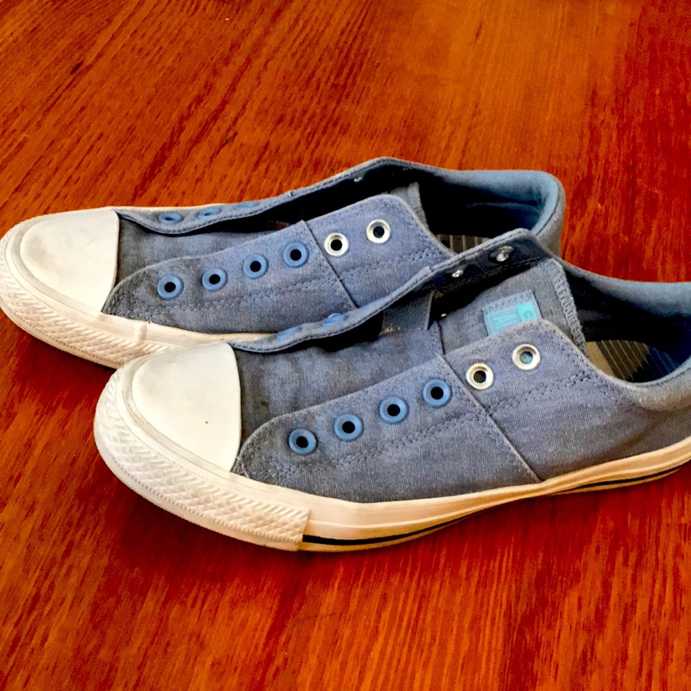 Low top chuck taylor converse